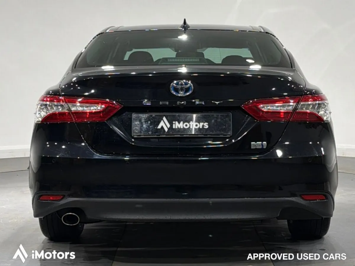 Toyota Camry HYBRID AUTOMATIC - Image 4