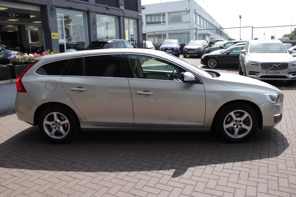 2018 VOLVO V60 D4 2.0 5DR ESTATE AUTOMATIC - Image 3