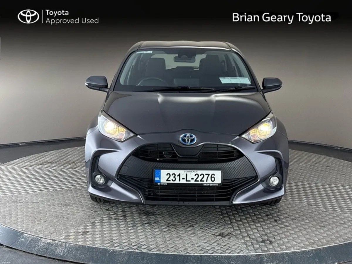 Toyota Yaris HYBRID LUNA - Image 5