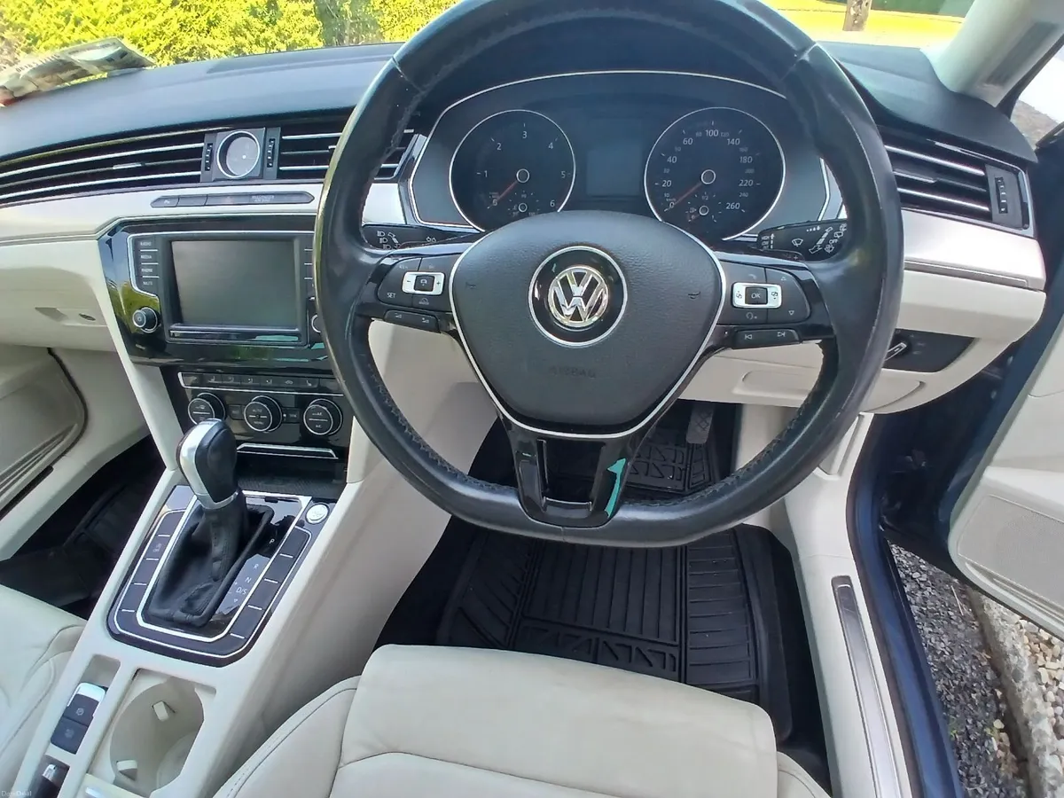 2015 Volkswagen Passat Highline Estate 2.0 Auto - Image 6