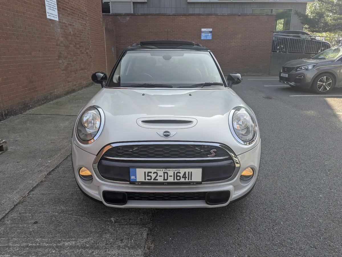 Mini Cooper SD **SUNROOF** - Image 3