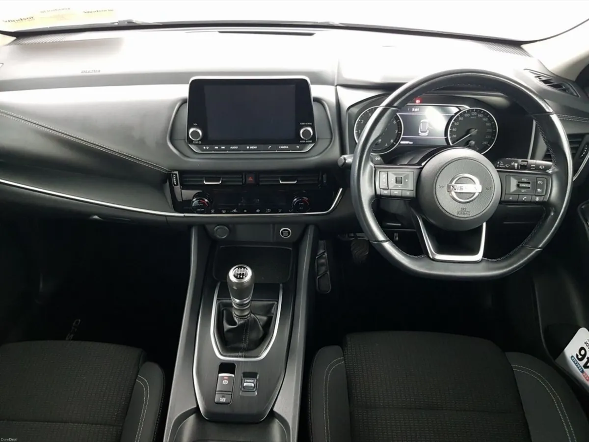 Nissan Qashqai 1.3 PET MILD HYBRID SV - Image 4