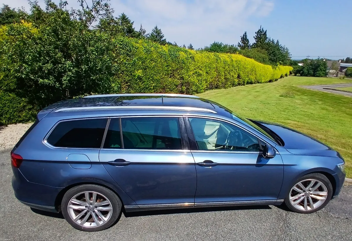 2015 Volkswagen Passat Highline Estate 2.0 Auto - Image 1