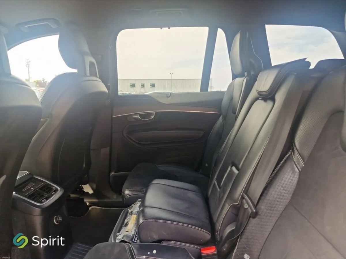 Volvo XC90 T8 R-Design Plug In Hybrid - Image 5