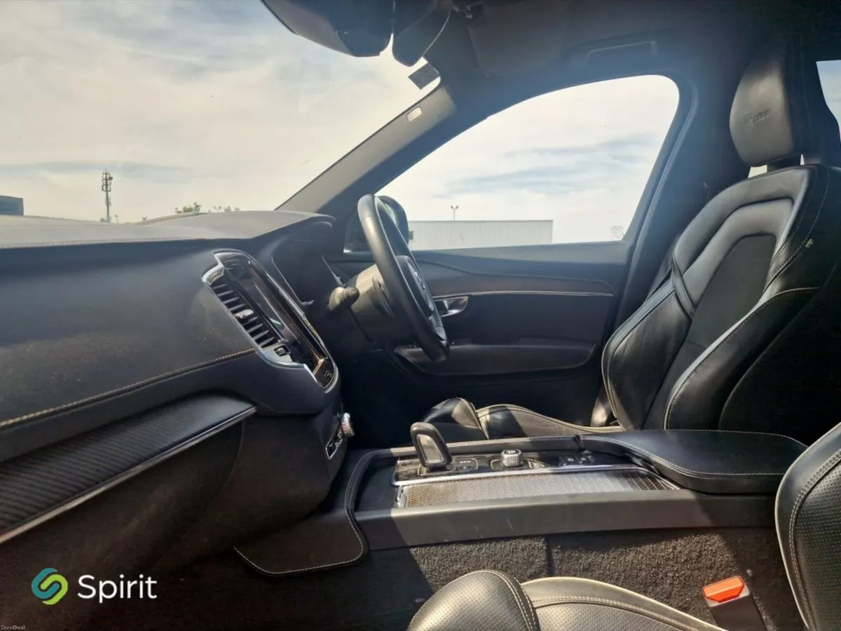 Volvo XC90 T8 R-Design Plug In Hybrid - Image 3