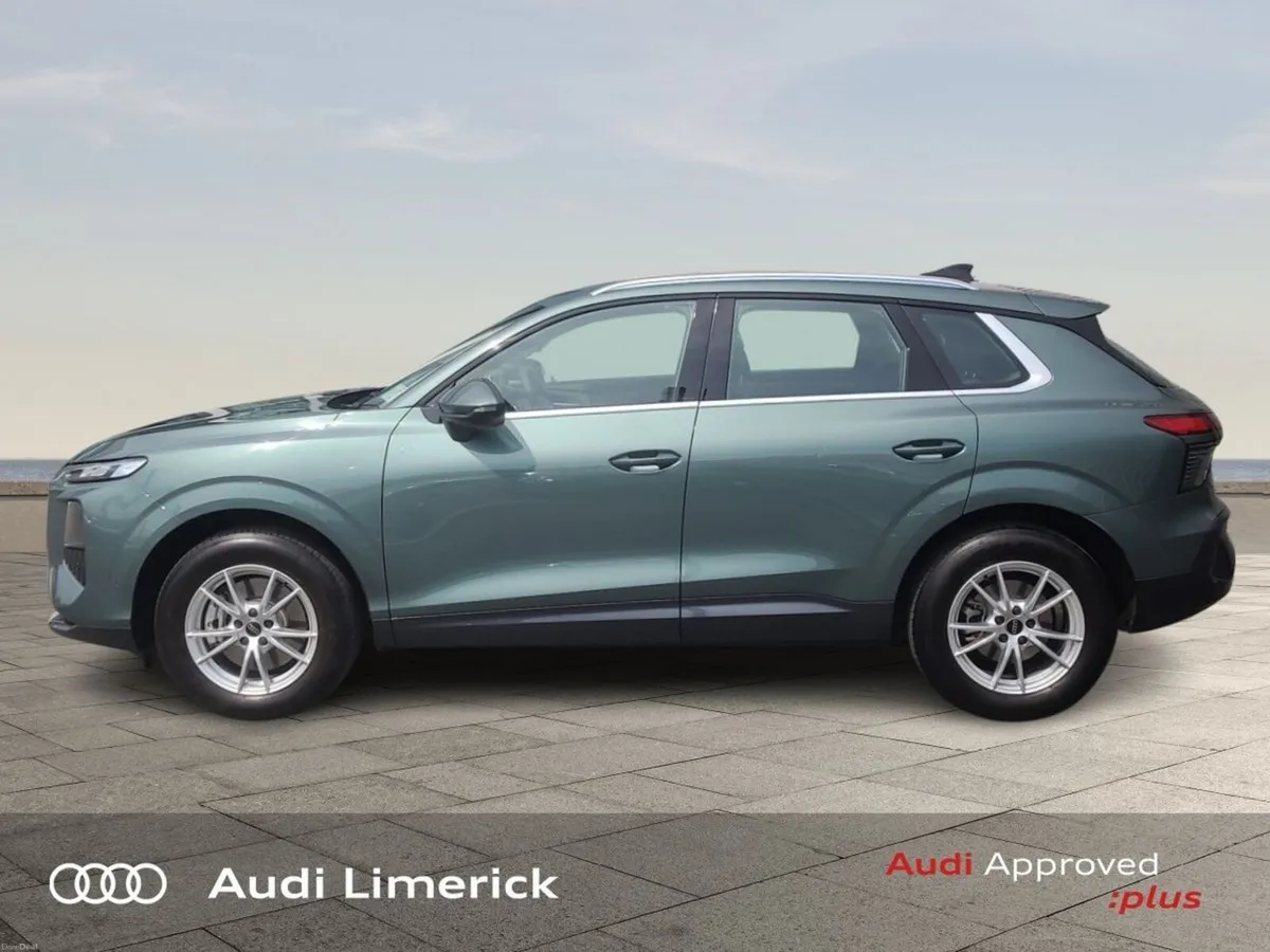Audi Q3 *SAVE €4443 VS NEW* 35 TDI 150 S-T SE - Image 4