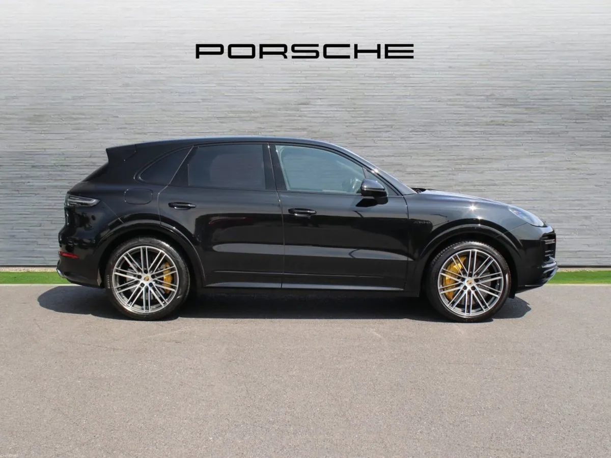 Porsche Cayenne Turbo S E-Hybrid - Image 4
