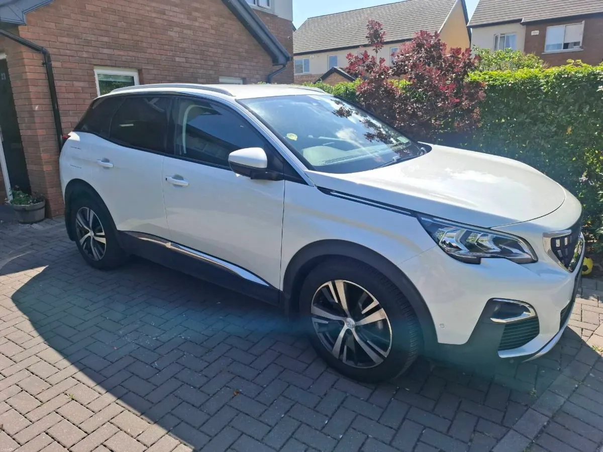 2019 Peugeot 3008 1.5L BluHDi diesel Allure - Image 2