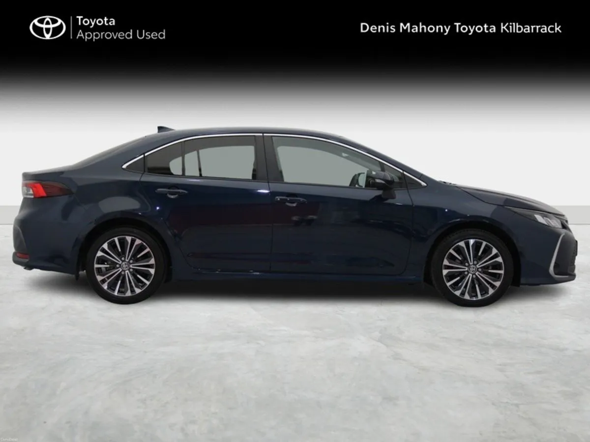 Toyota Corolla SALOON LUNA SPORT - Image 3