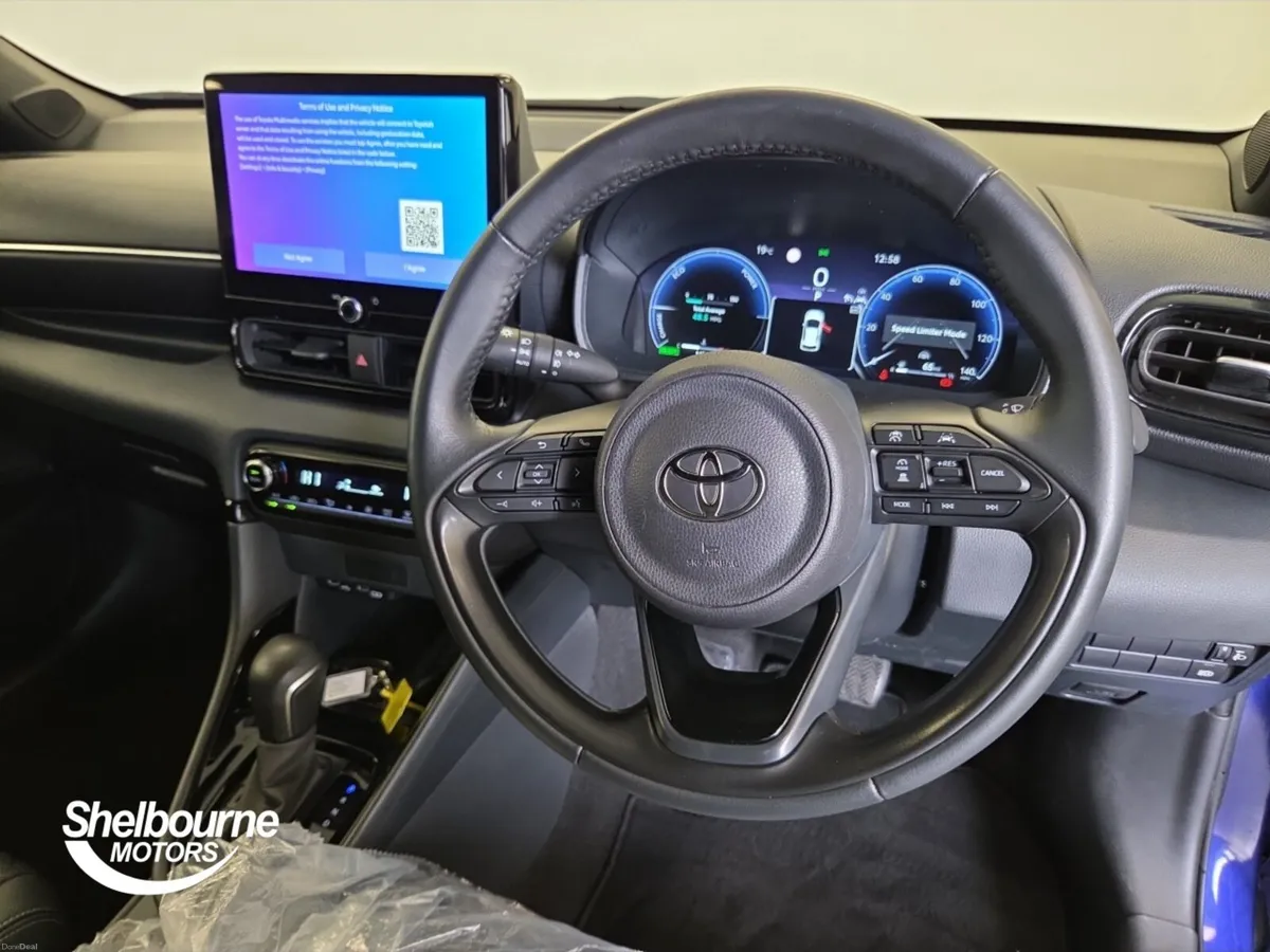 Toyota Yaris Hatchback Excel - Image 4