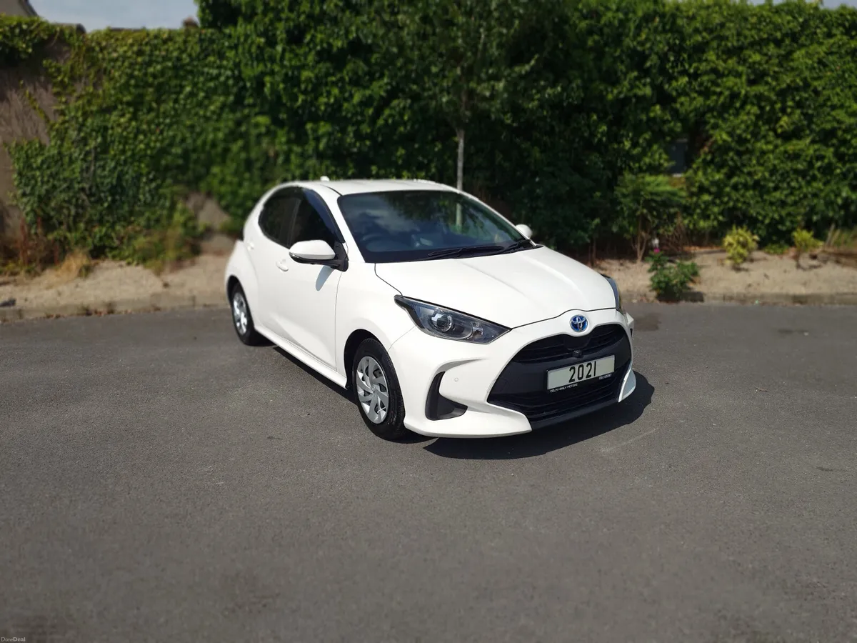 Toyota Yaris Hybrid X - Image 1