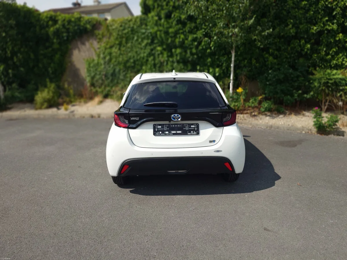 Toyota Yaris Hybrid X - Image 6