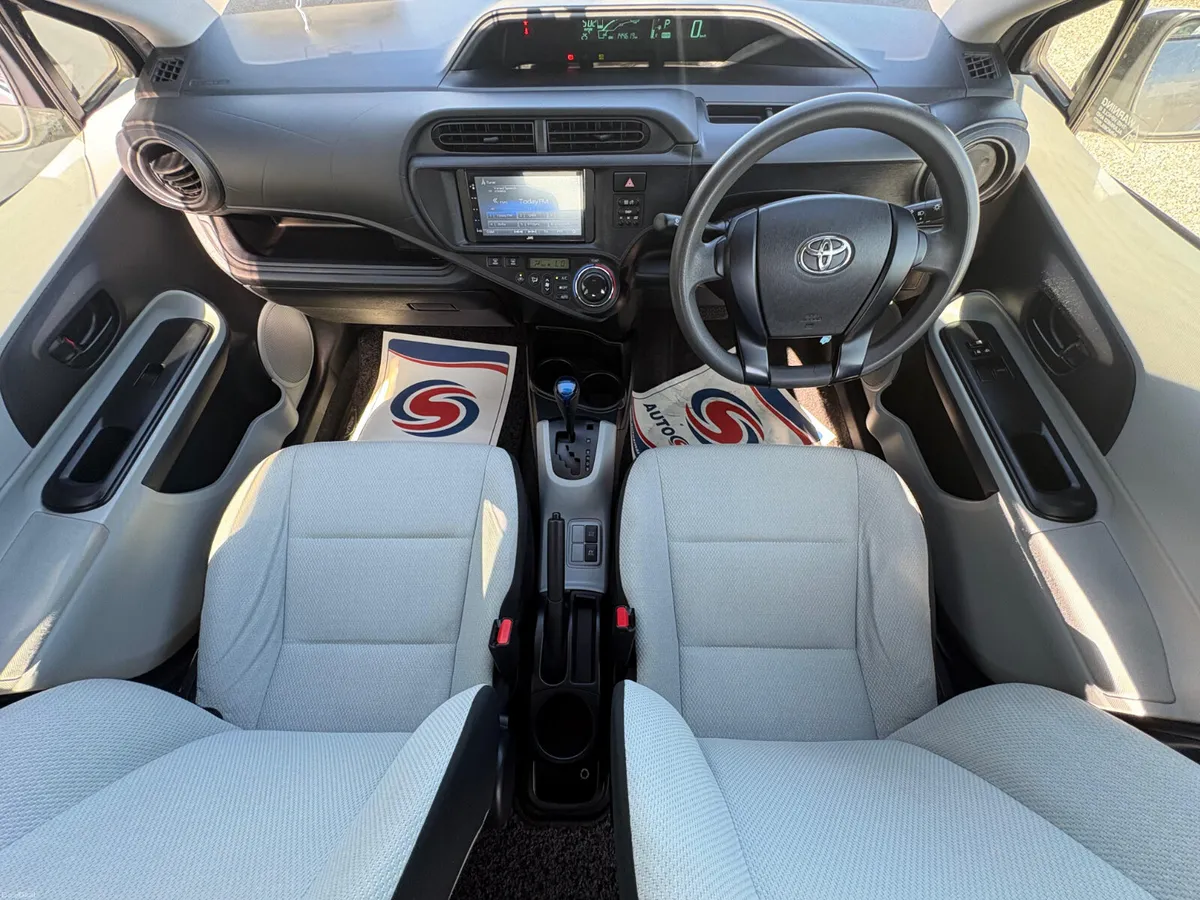 Toyota Aqua 2013 - Image 4