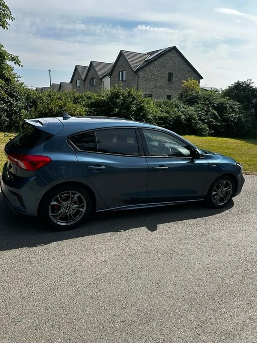 2022 Ford Focus - Image 5