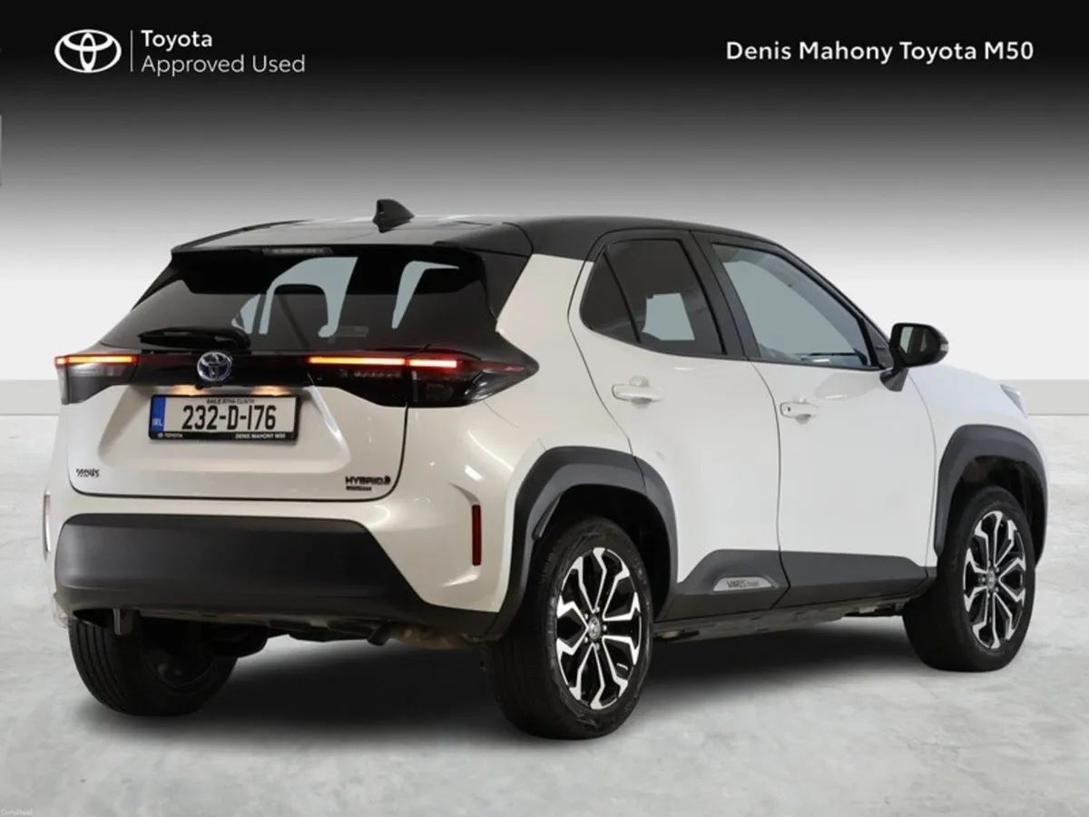 Toyota Yaris Cross Luna Sport Hybrid - Image 2