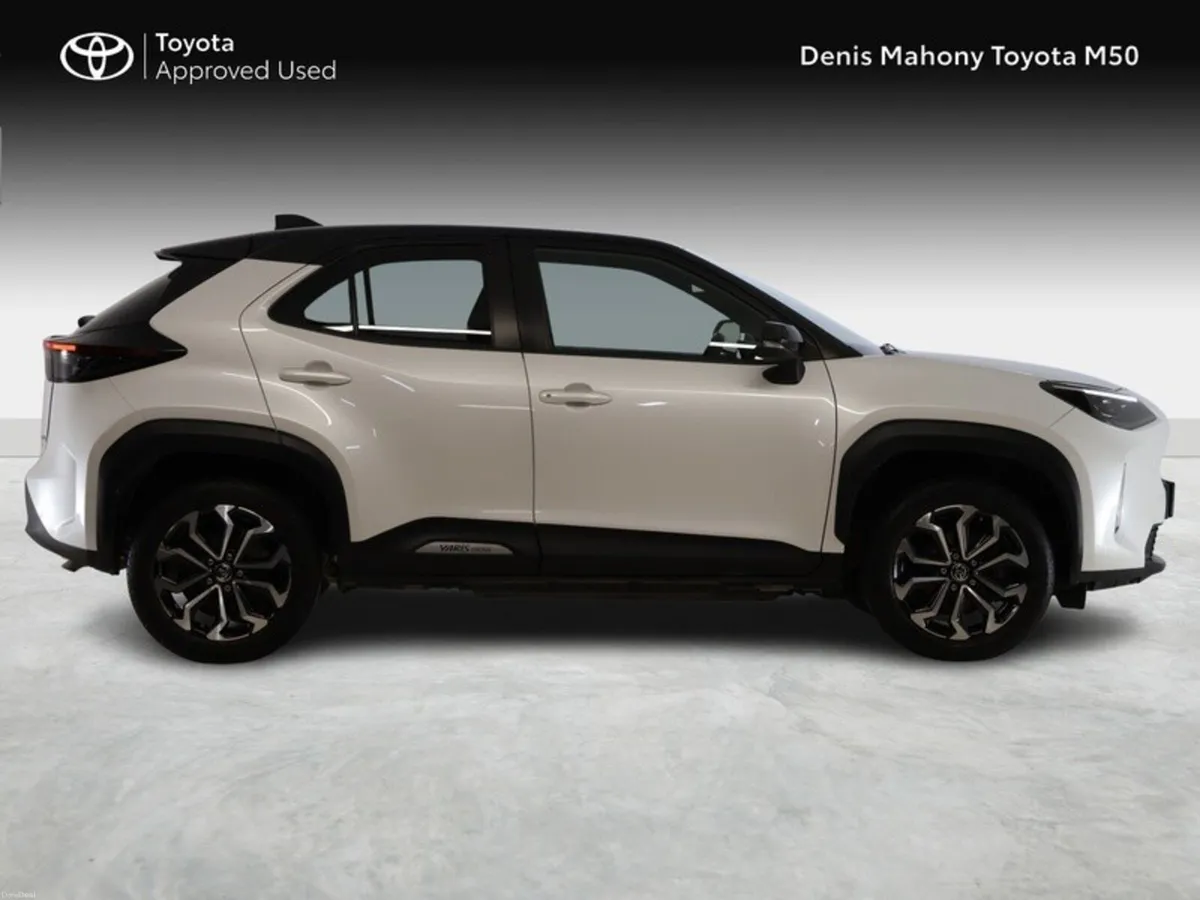 Toyota Yaris Cross Luna Sport Hybrid - Image 3