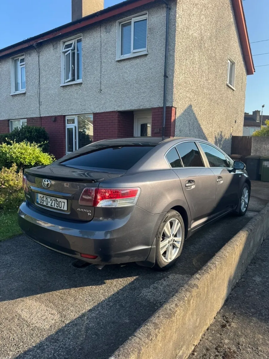 2009 Toyota Avensis AUTO - Image 1