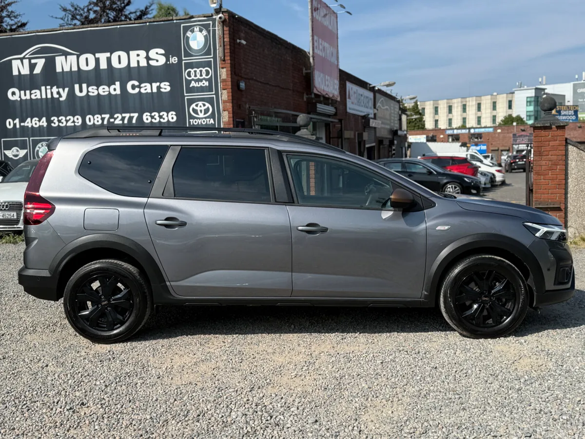 2025 Dacia Jogger 1.0 EXTREME 7 SEATER - Image 2