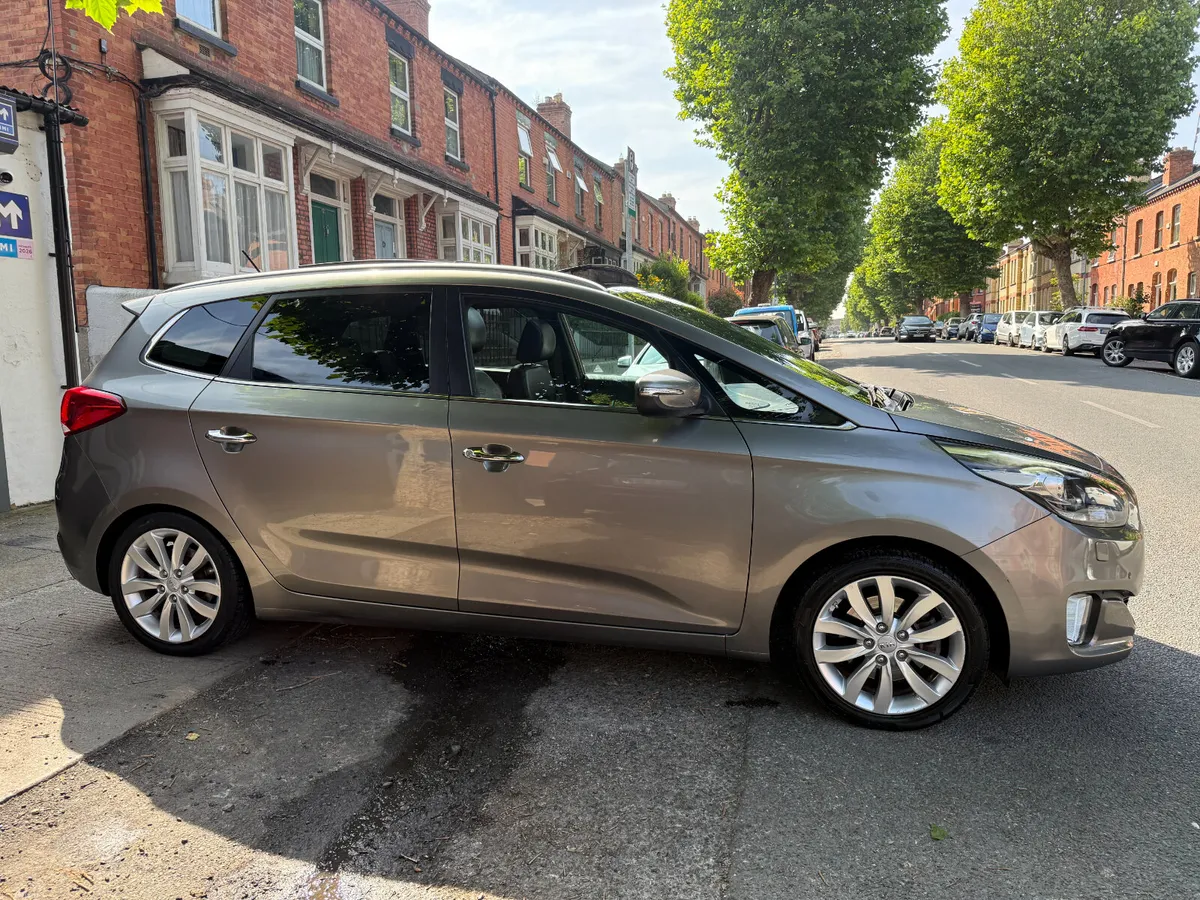 2015 Kia Carens, 7 Seater, Platinum, 124kms, SIMI, - Image 4