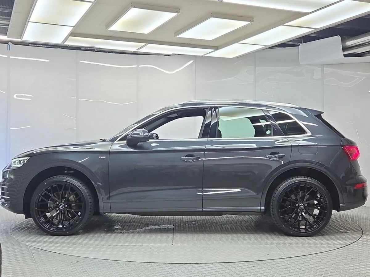 Audi Q5 S Line 50 TFSIe 299HP PHEV - Image 5