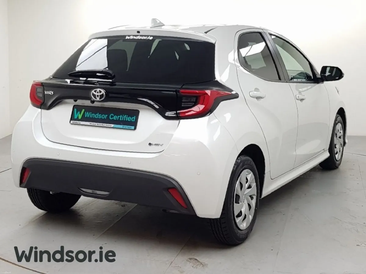 Toyota Yaris Totota Yaris Hybrid Auto - Image 4