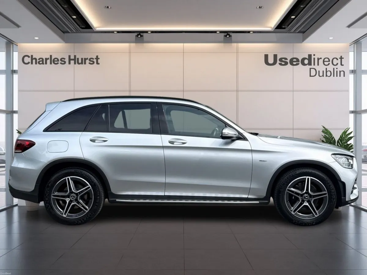 Mercedes-Benz GLC 220 D 4MATIC AMG Line HIGH SPEC - Image 3