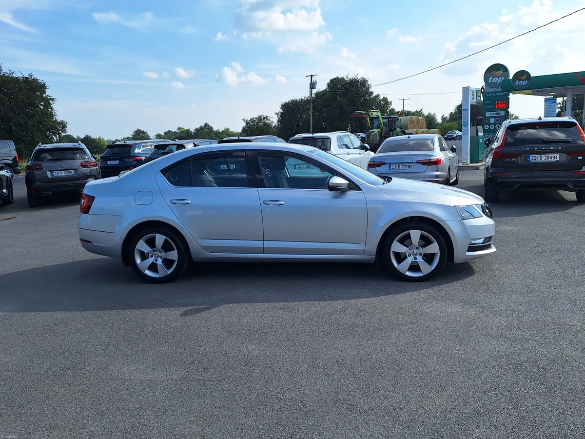 Skoda Octavia 1.6 Tdi Style *High Spec/Immaculate - Image 2