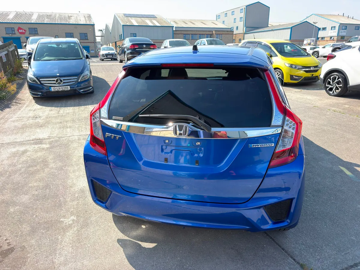 2014 HONDA FIT HYBRID, SELF CHARGING, FRESH NCT - Image 6