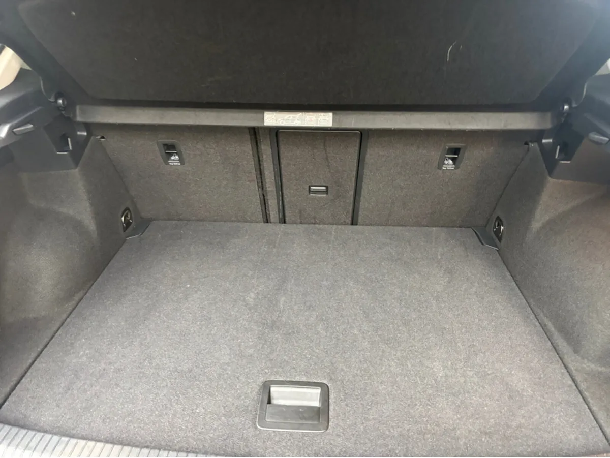 Volkswagen T-Roc DESIGN 1.0 TSI MANUAL 6SPEED FWD - Image 3