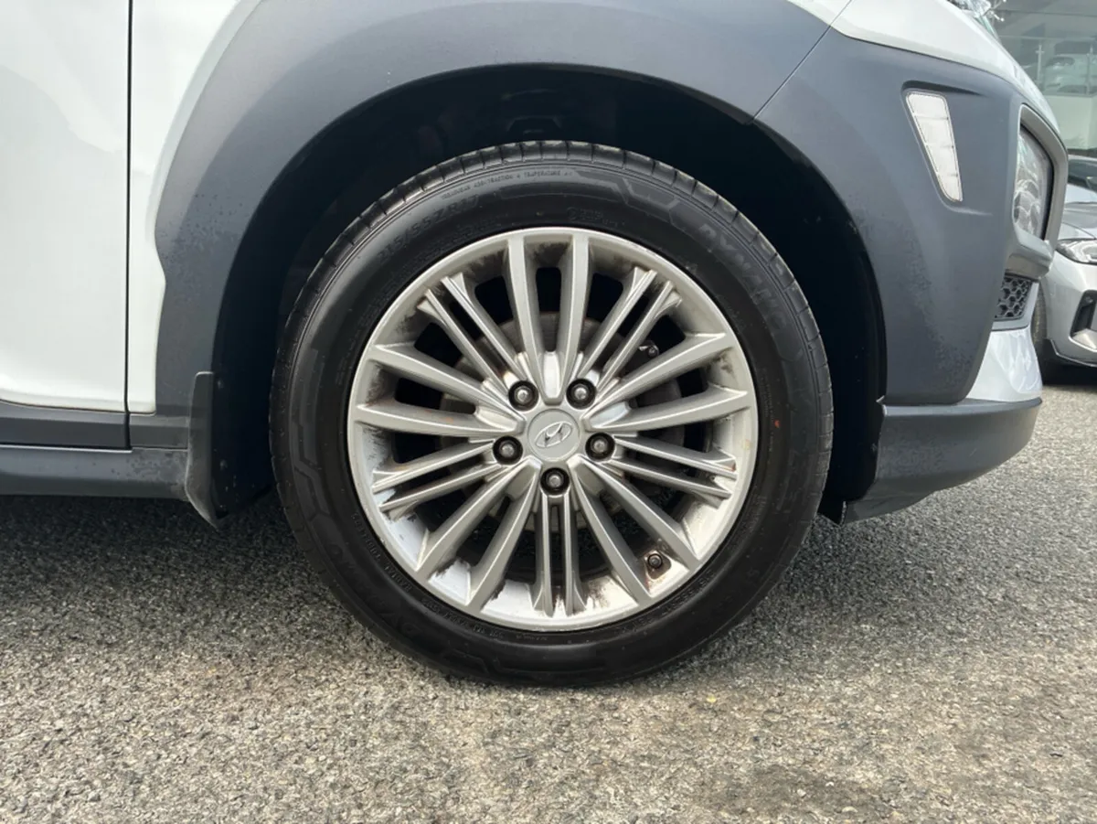 Hyundai KONA EXECUTIVE 5DR - Image 5