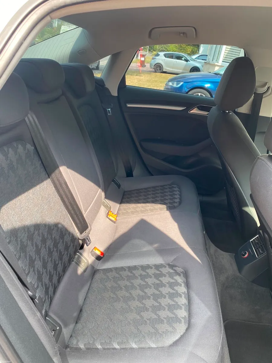 Car - Image 6