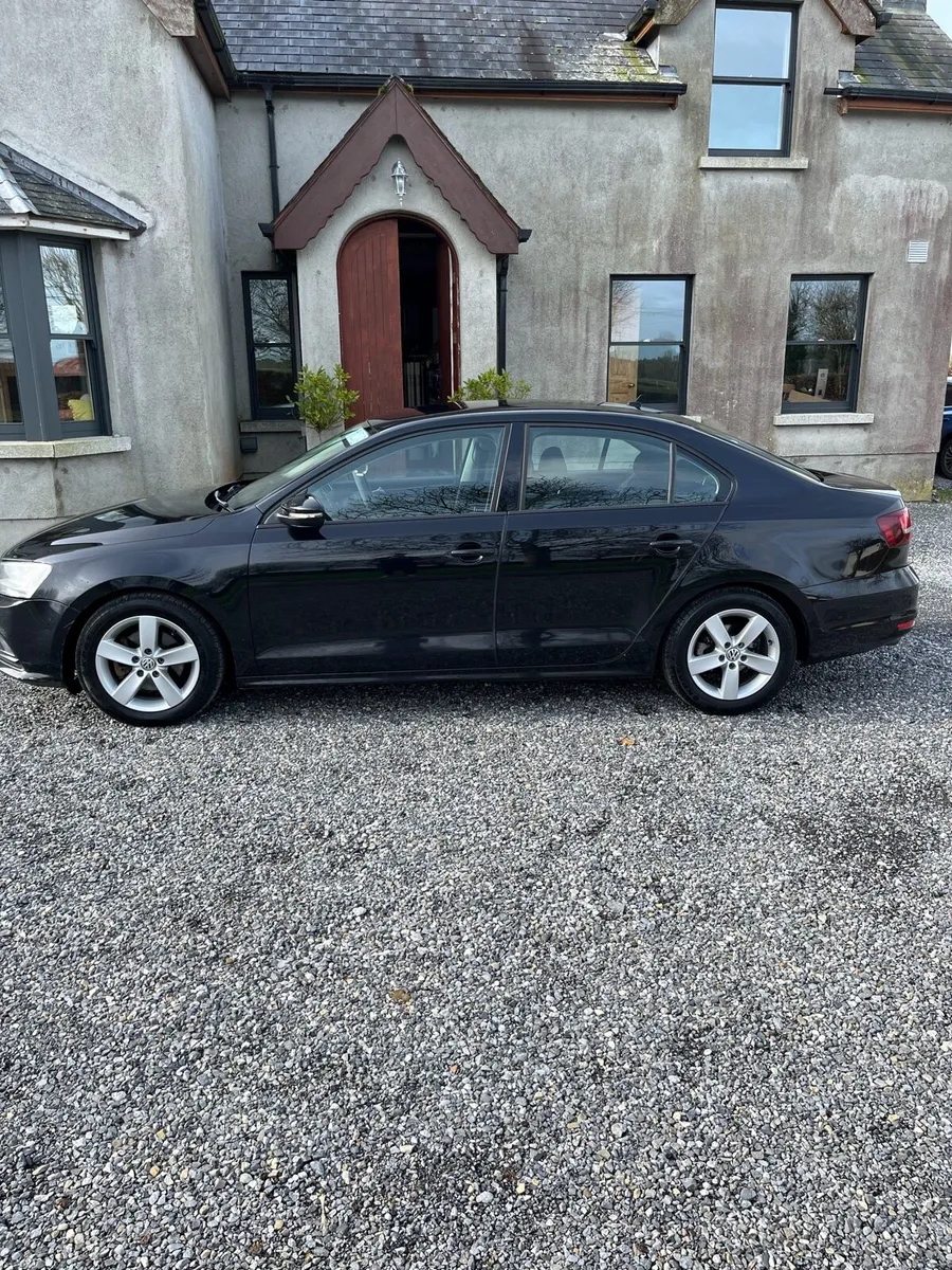 Volkswagen Jetta (Read Add) - Image 2