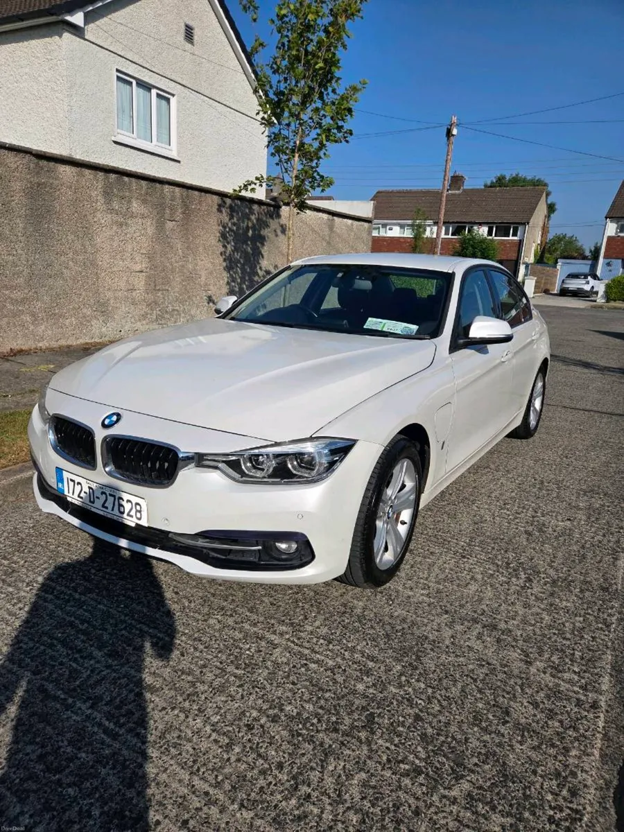 BMW 330e plug in hybrid - Image 3