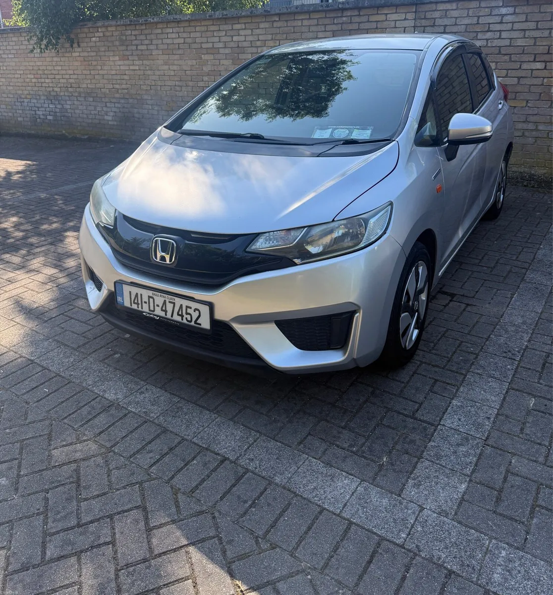 Honda Fit Hybrid 2014 in good condition - Image 1