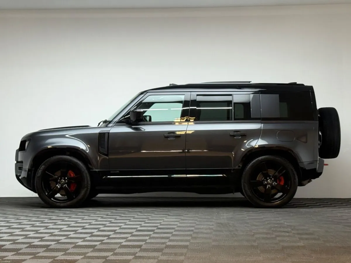 Land Rover Defender P300E X FLAGSHIP MODEL - Image 4