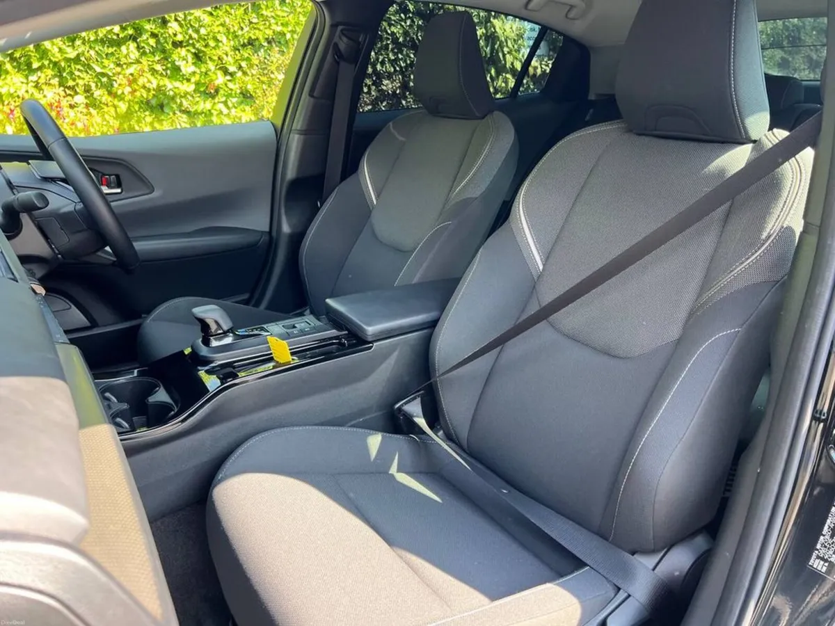 Toyota Prius 1.8 HYBRID AUTO // DIGITAL CLUSTER // - Image 6