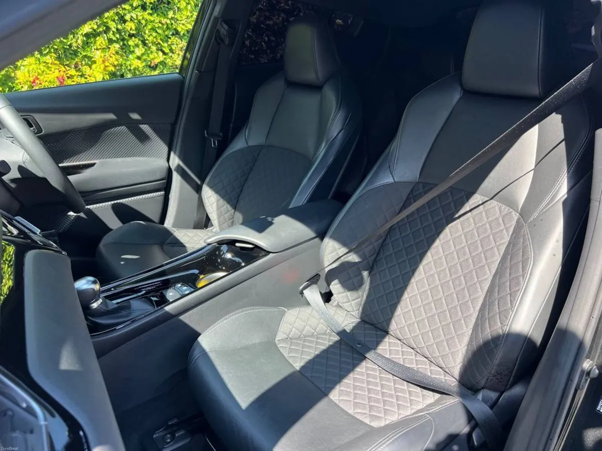 Toyota C-HR 1.8 HYBRID AUTO // SERVICE HISTORY // - Image 6