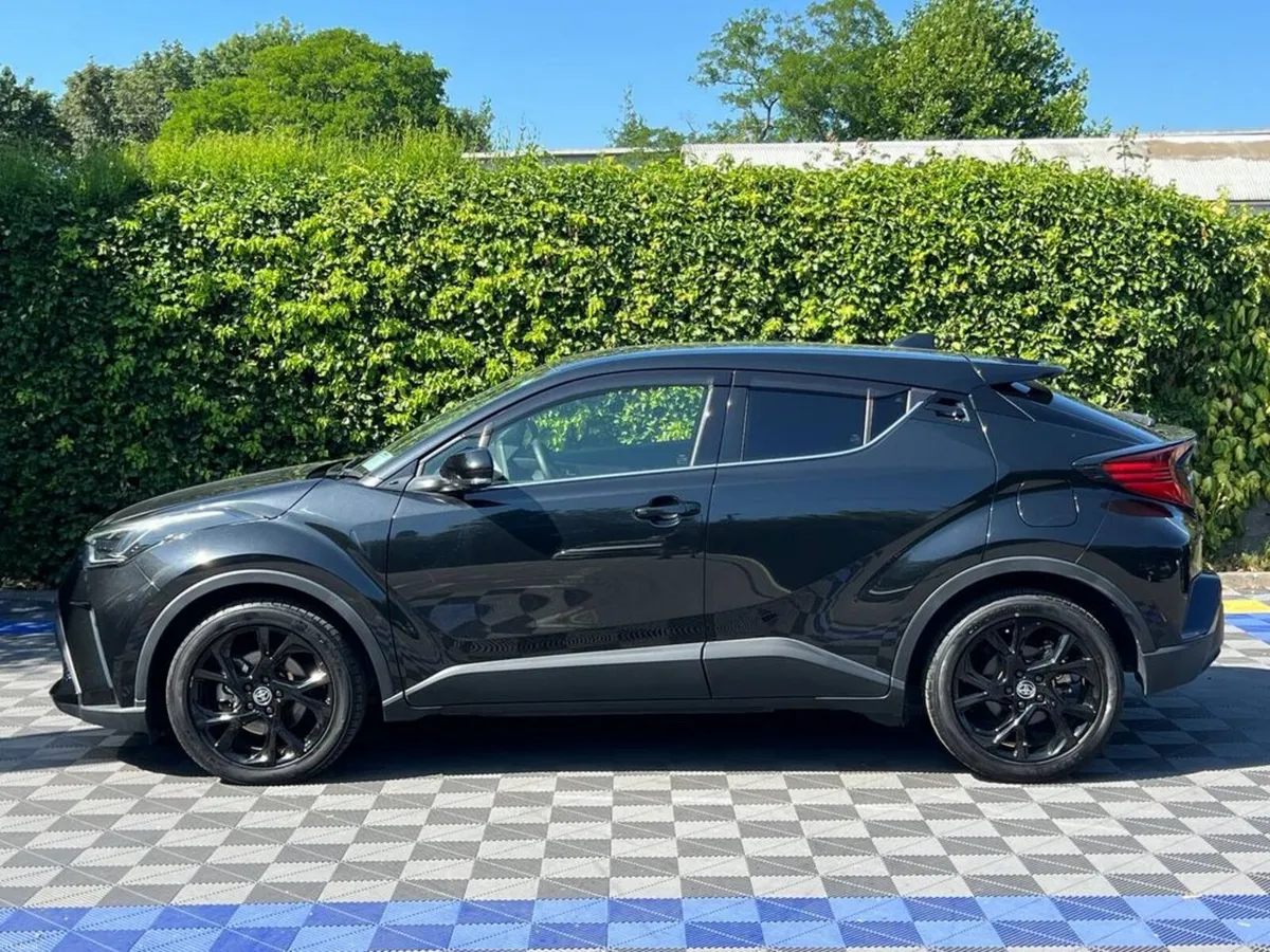 Toyota C-HR 1.8 HYBRID AUTO // SERVICE HISTORY // - Image 3