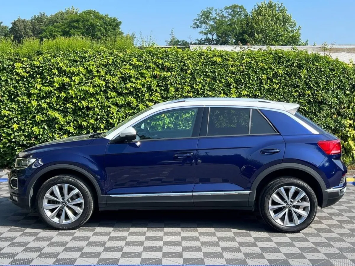 Volkswagen T-Roc DESIGN 2.0 TDI AUTO // DIAMOND CU - Image 3