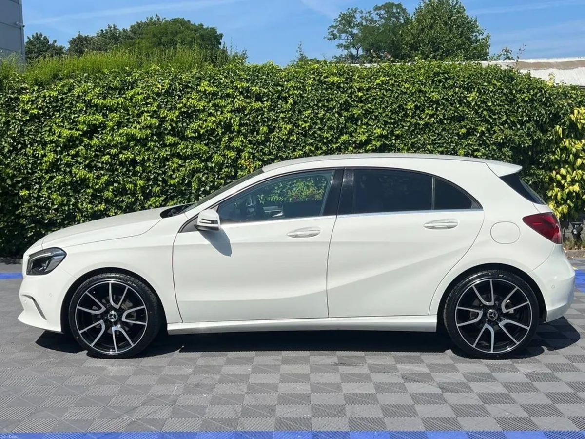 Mercedes-Benz A-Class A180 AMG-STYLE 1.6 AUTO // N - Image 3