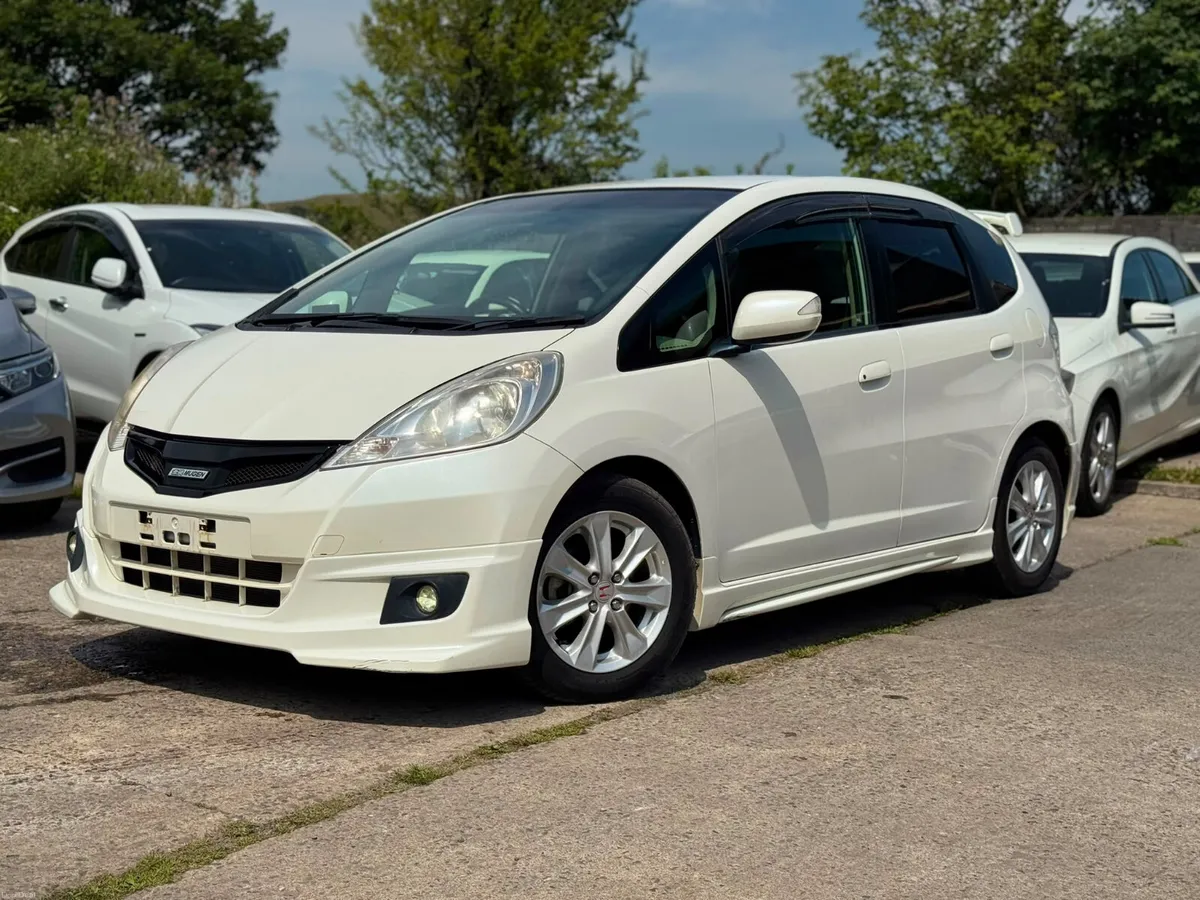 Honda Fit 1.3 Hyrbid bodykit 41000KM 2012 2 keys - Image 3