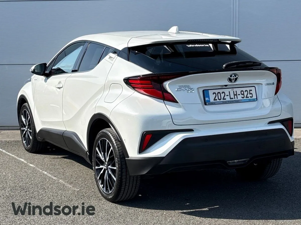 Toyota C-HR 1.8 HYBRID SOL - Image 2