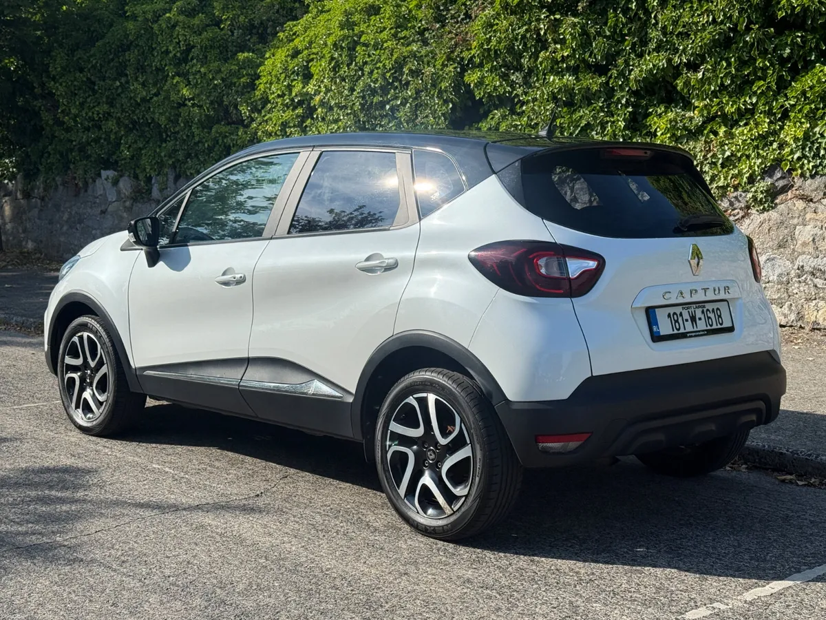 RENAULT CAPTUR 2018 DYNAMIQUE NAV PETROL LOW KMS - Image 3