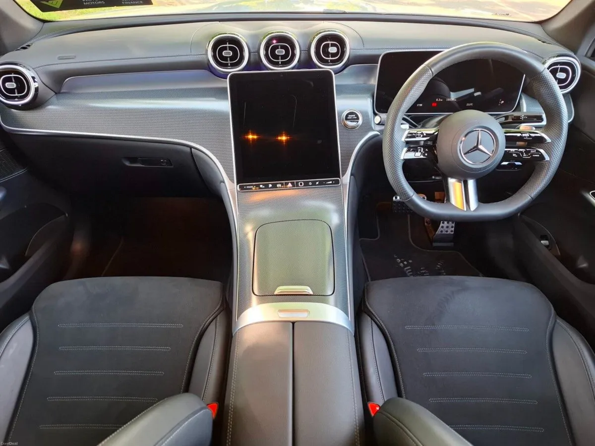 Mercedes-Benz GLC URBAN AMG LINE 300E PHEV - Image 3