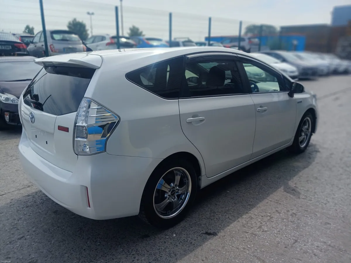2013 Toyota Prius Hybrid Automatic 7 Seater - Image 4