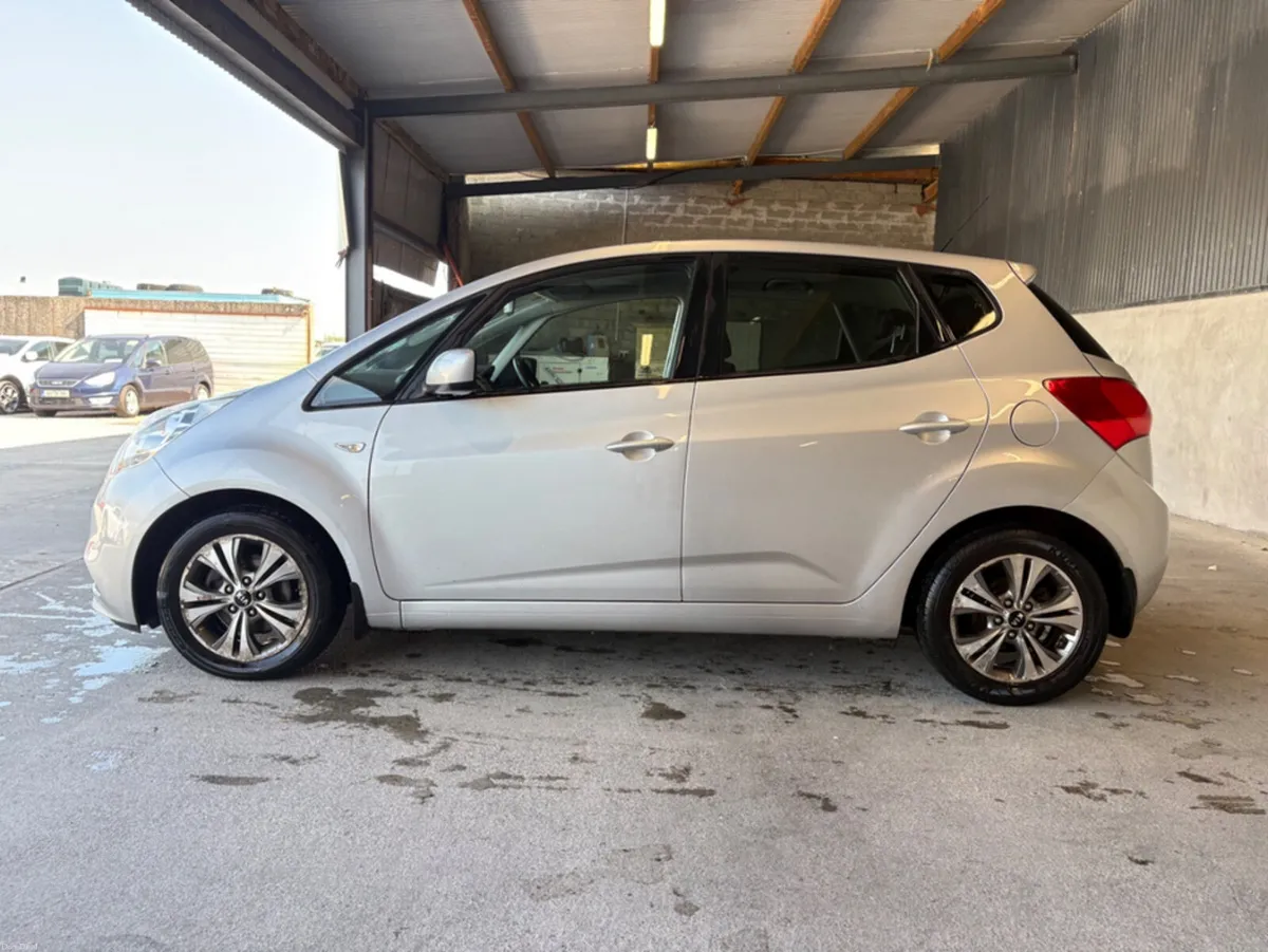 Kia Venga KIA VENGA 1.4 ELITE DIESEL 5DR - Image 2