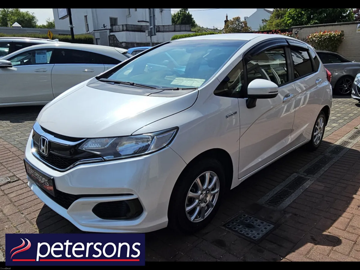 Honda Fit 1.5 PETROL HYBRID AUTOMATIC - Image 4