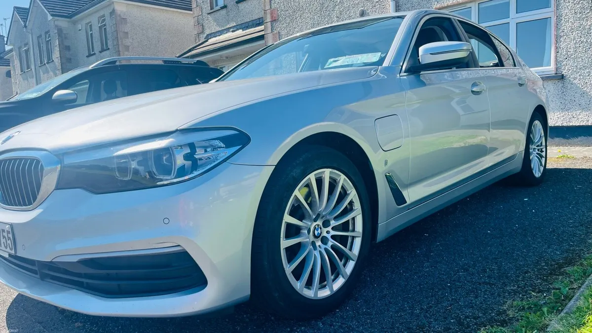 BMW 2018 530e Performance Petrol plug-in Hybrid - Image 1