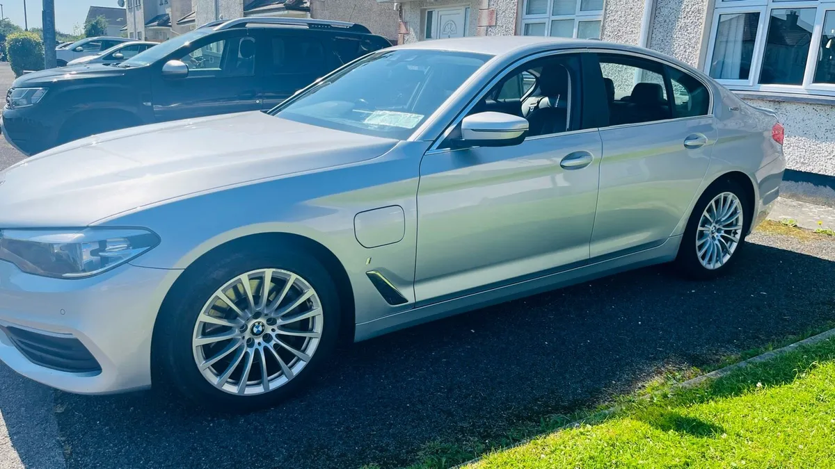 BMW 2018 530e Performance Petrol plug-in Hybrid - Image 2