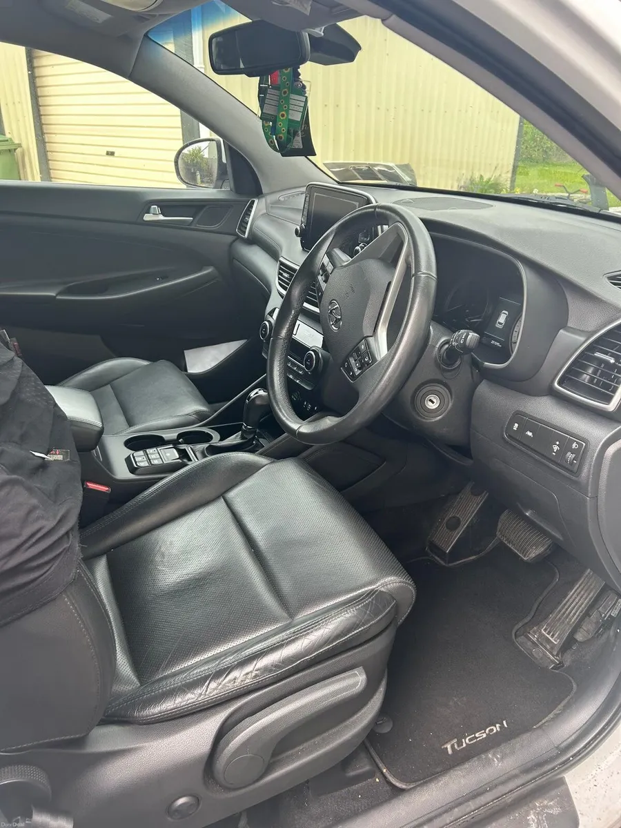 Hyundai tuscon automatic READ FULL AD READ AD READ - Image 5